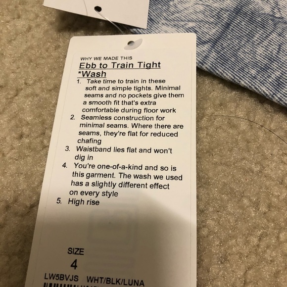 Lululemon Ebb to Train Tights - Picture 2 of 3